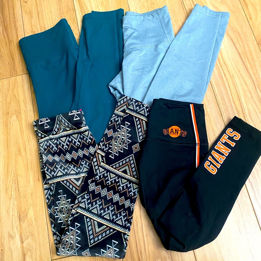 Bundle of 4 leggings